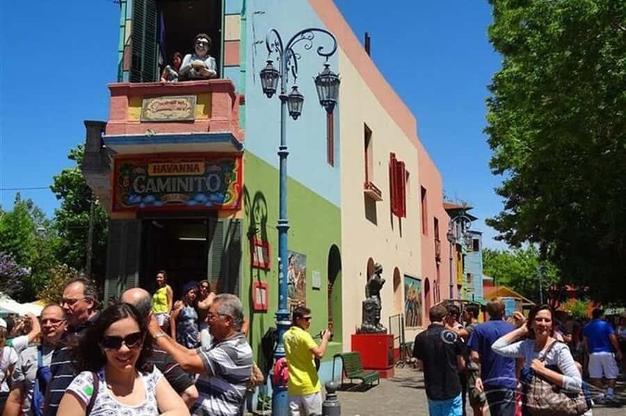 5hs Small Group City Tour of Buenos Aires with Street Food - Getting picked up across Buenos Aires without losing your morning