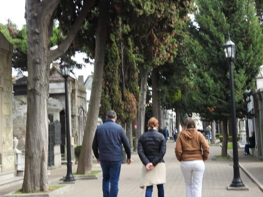 Buenos Aires: City Highlights Guided Tour with Transfer - What You Gain From a Guided Tour Like This
