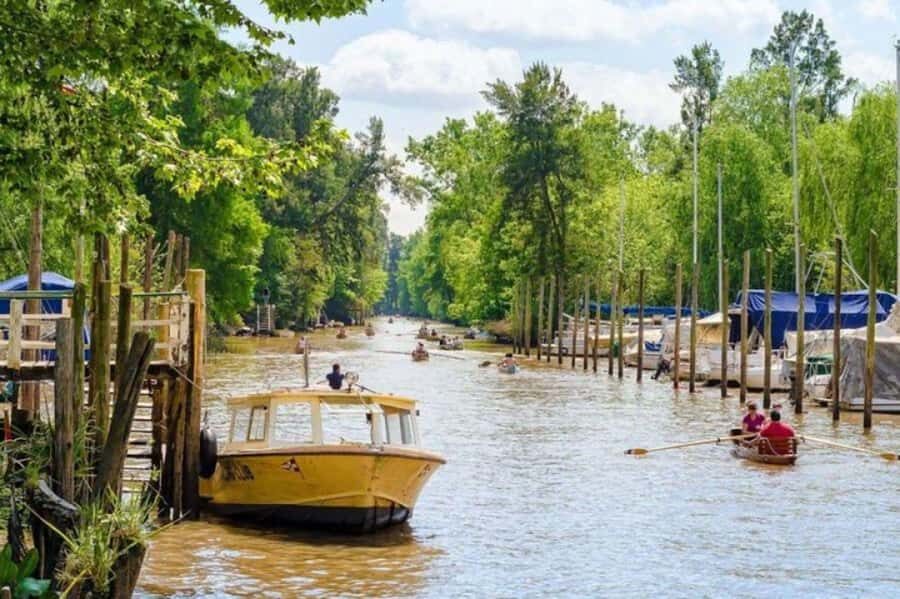 Buenos Aires: Classic Delta of Tigre Boat Tour - Island life from the water: homes, schools, and churches