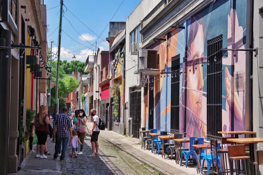Buenos Aires: Palermo Soho Guided Walking Tour - Designer stops and selfie time: where your photos actually get better