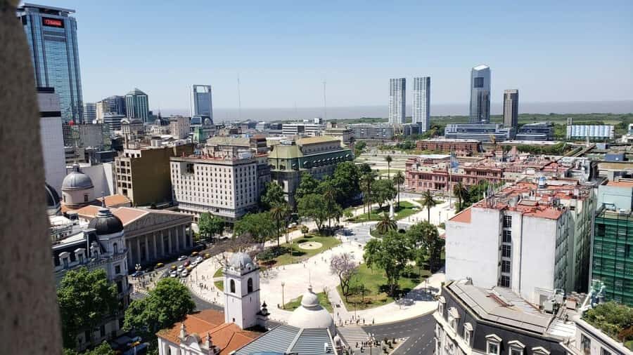 Buenos Aires Premium city tour with street food - Getting Your Bearings at Plaza de Mayo