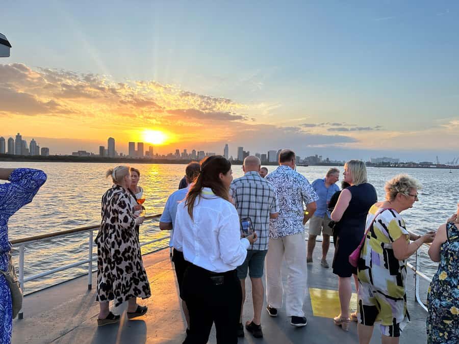Buenos Aires: Puerto Madero Sunset Cruise with Open Bar - Sunset expectations: when the weather cooperates and when it doesn’t