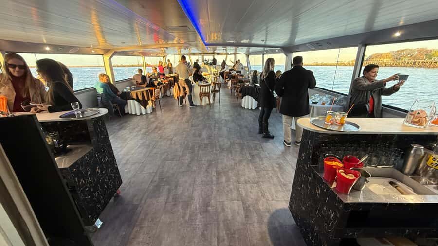 Buenos Aires: Puerto Madero Sunset Cruise with Open Bar - Timing by season: what to plan for