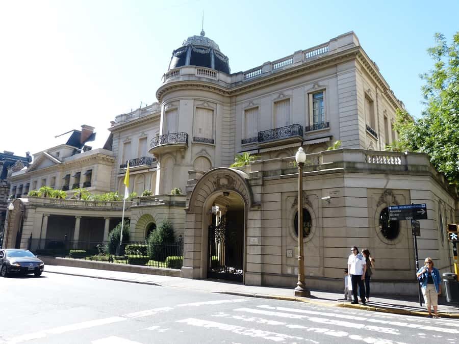 Buenos Aires: Recoleta Neighborhood Walking Tour - Art stops that keep the tour from feeling one-note