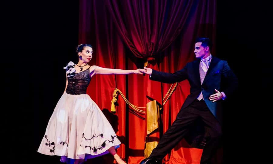 Buenos Aires: Tango Porteño Show Ticket with Dinner Option - Smart casual tango etiquette (and what not to wear)