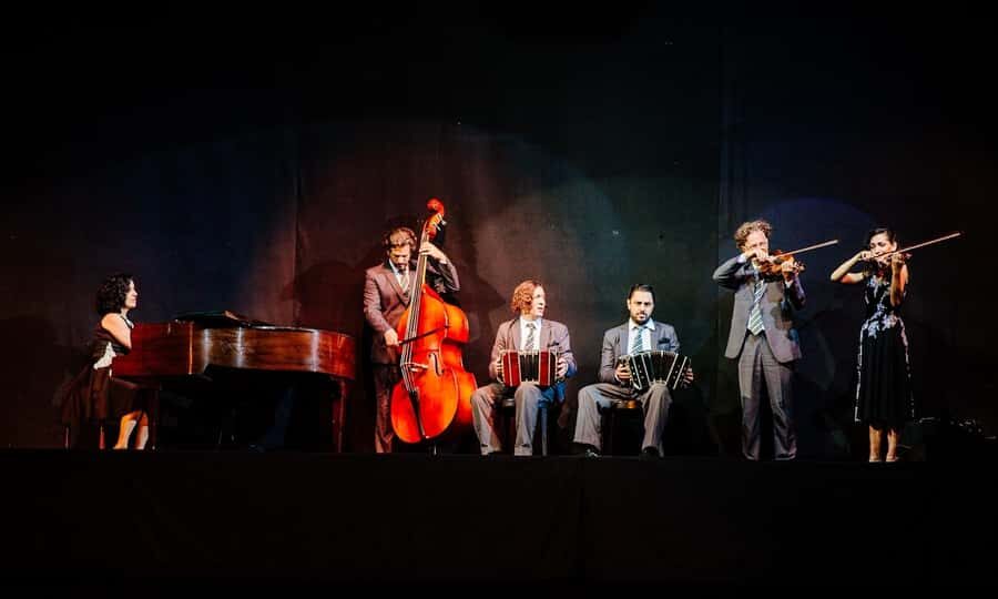Buenos Aires: Tango Porteño Show Ticket with Dinner Option - Food choices: empanadas vs VIP 3-course dinner