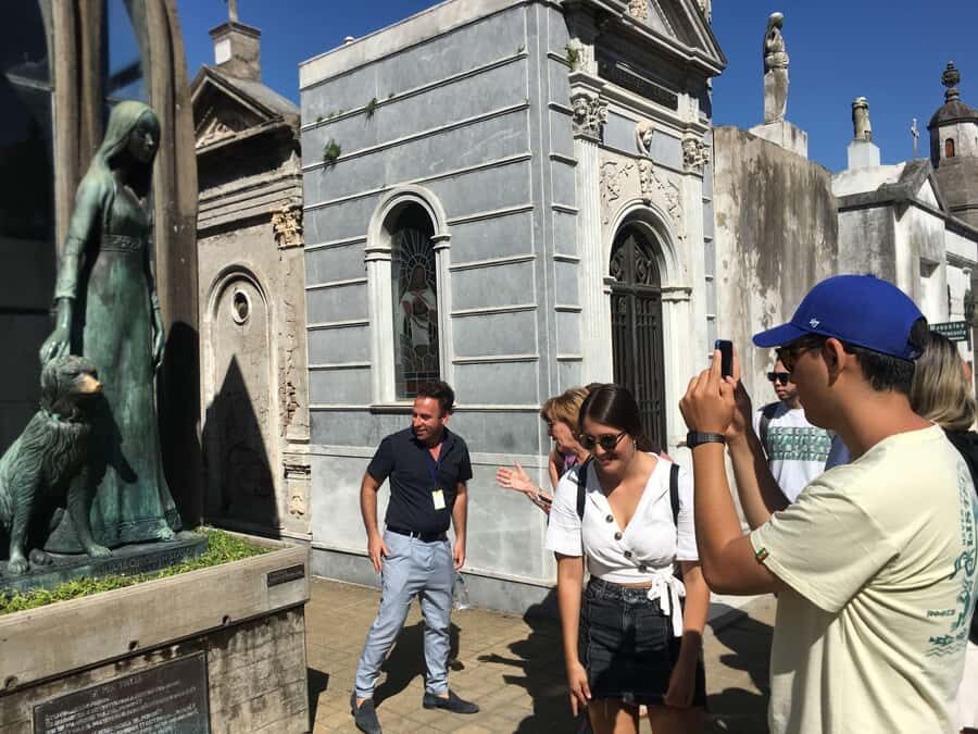 Buenos Aires:Small Group Tour AM & Sunset Open Bar Cruise PM - Getting your bearings: Retiro, Palermo, and Recoleta in one smooth ride