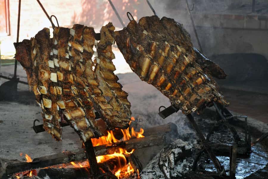 Full-Day at Santa Susana Ranch with BBQ, Drinks and Show - The ranch barbecue lunch: empanadas, Argentina wine, and big flavor