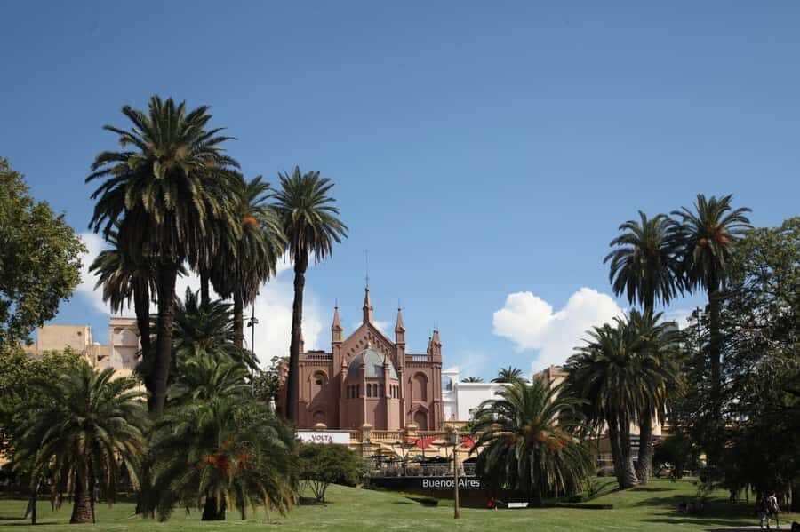 Full Day City Tour Buenos Aires, Recoleta Cemetery and Tigre - La Boca and Caminito: color that’s actually worth stopping for