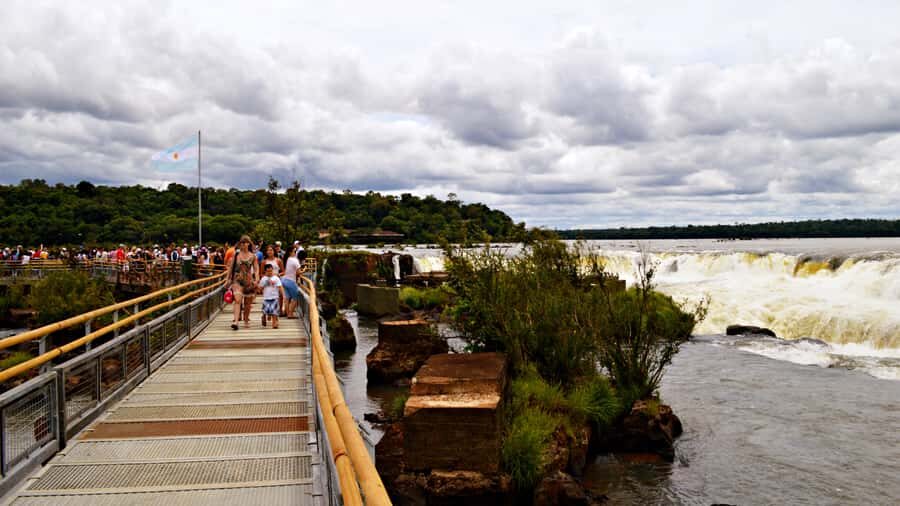 Iguazu Falls Argentinean Side from Puerto Iguazu - Devil’s Throat viewpoint: what changes because the circuit is closed