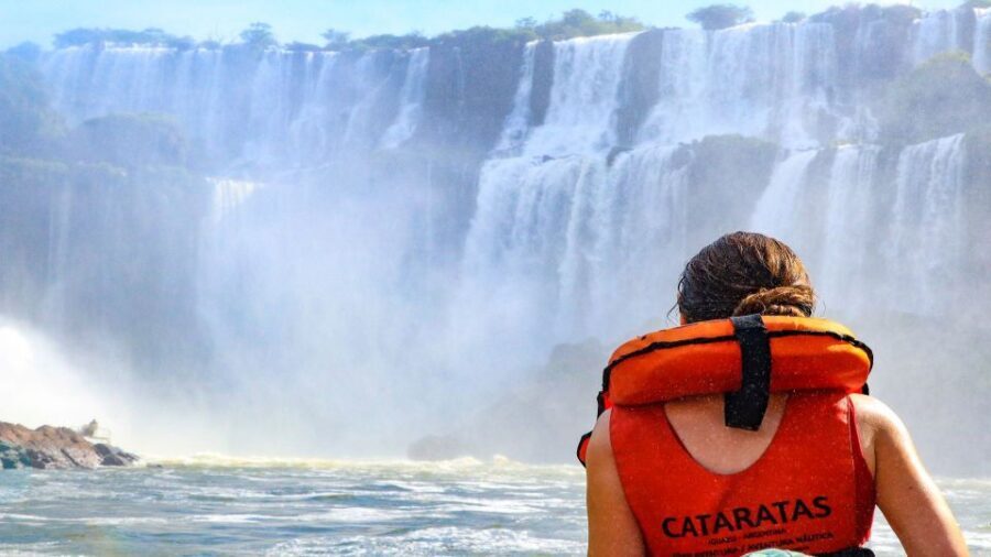 Iguazu Falls Private Day Trip from Buenos Aires - Meals, comfort, and what to bring for a misty day