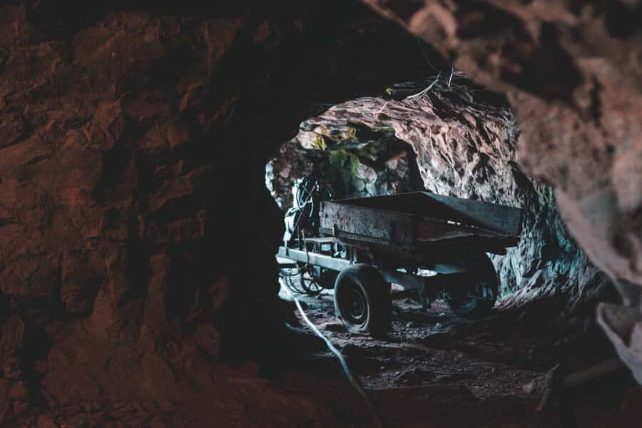 Minas de Wanda - Foz do Iguaçu/Puerto Iguazú - Entering the Wanda tunnels: five mines and real extraction work