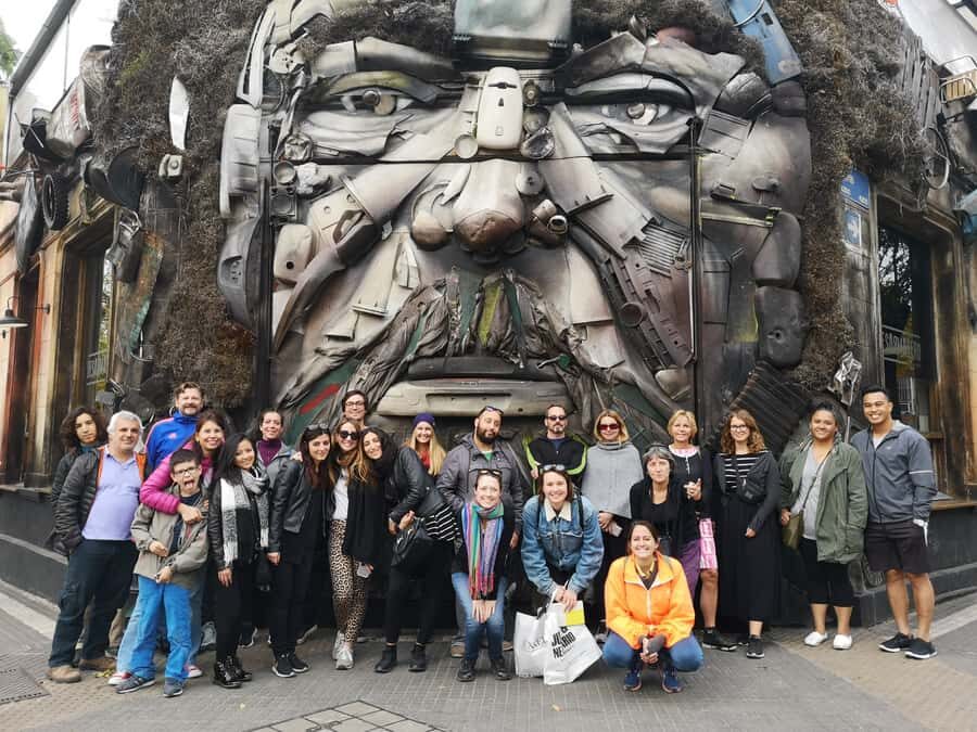 Palermo: Graffiti and Street Art Guided Tour in English - Getting oriented at Plaza Serrano (Plaza Cortazar) and the easy start
