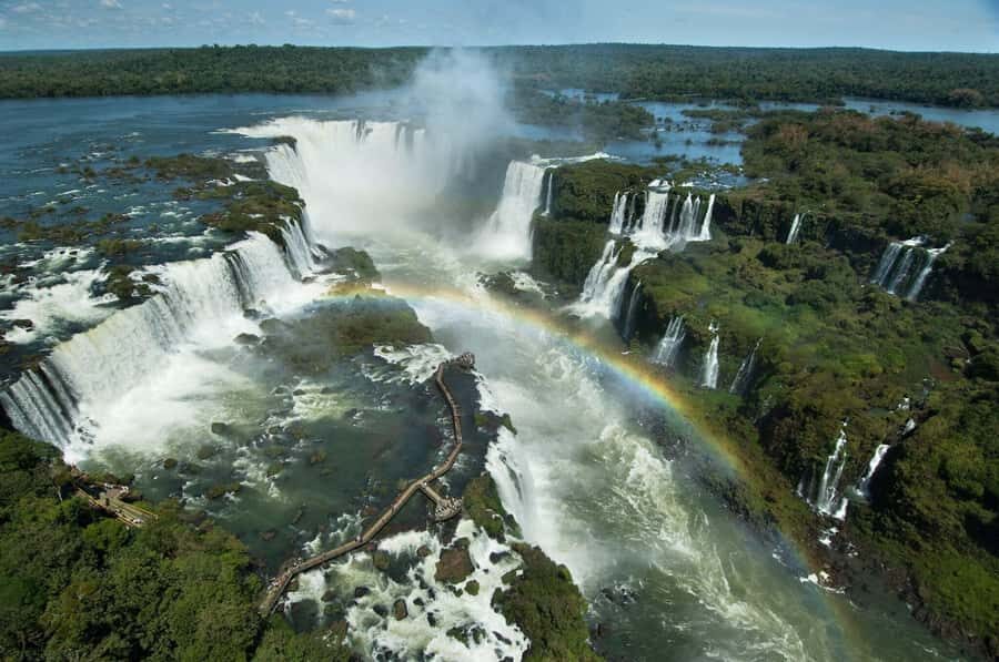 Puerto Iguazú: Brazilian Falls Half-Day Panoramic Tour - The Scenic Path: Cliffs, Rainforest Air, and 950 Meters of Postcard Stops