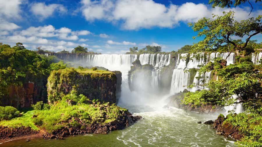 Puerto Iguazú: Brazilian Falls Half-Day Panoramic Tour - Floriano Falls Walkway: Where the Mist Becomes Part of the Show