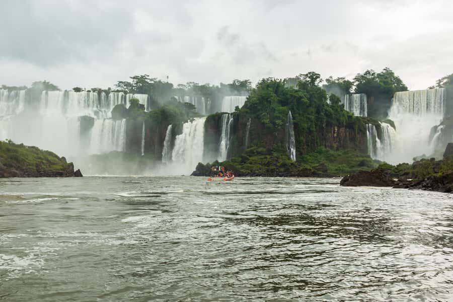Puerto Iguazu: Iguazu Falls Boat Tour and Gran Aventura - Price and value: what $250 is buying you