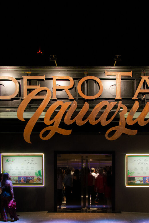 Puerto Iguazu Madero Tango Show - Inside the show: 25 dancers, singers, and that live-music pull
