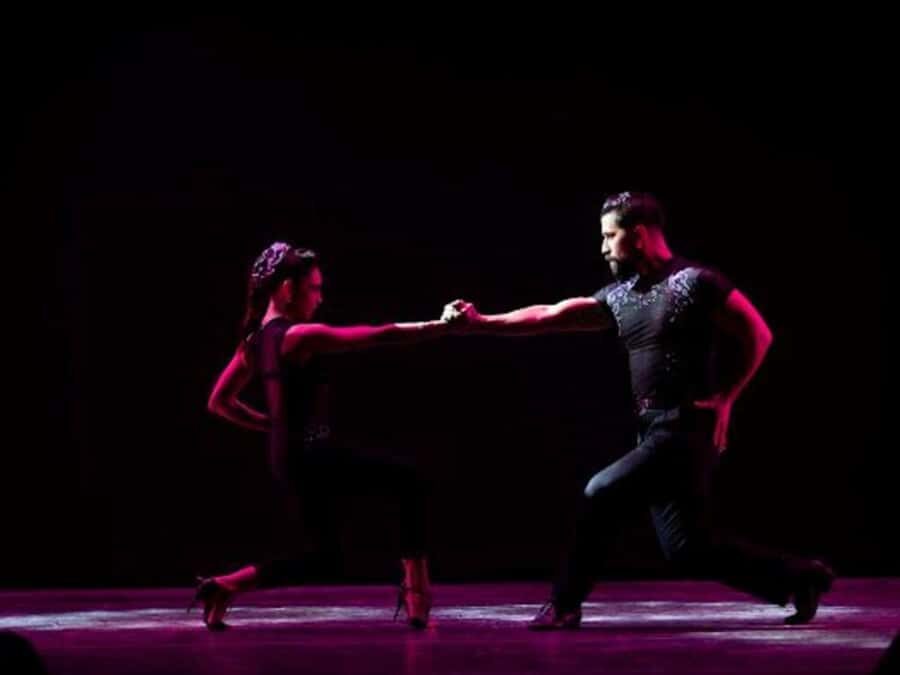 Puerto Iguazú: Madero Tango Show with Optional Dinner - Wheelchair Accessible, Spanish-Language Experience, ID Required