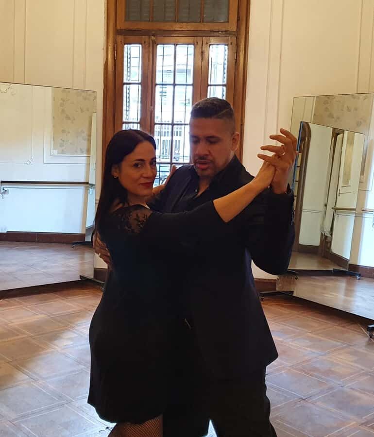 Tango Lesson in Buenos Aires with professional dancers - A 1-hour private tango lesson inside an antique Buenos Aires tango school
