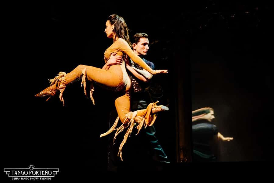 Tango Porteño: The Best Tango Night in Buenos Aires - Unlimited beer, wine, and soft drinks: great when it’s included