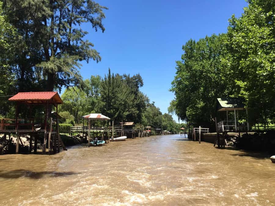 Tigre Full-Day Tour with Boat Ride - Puerto de Frutos in Tigre: old port energy, weekend shopping, good photos