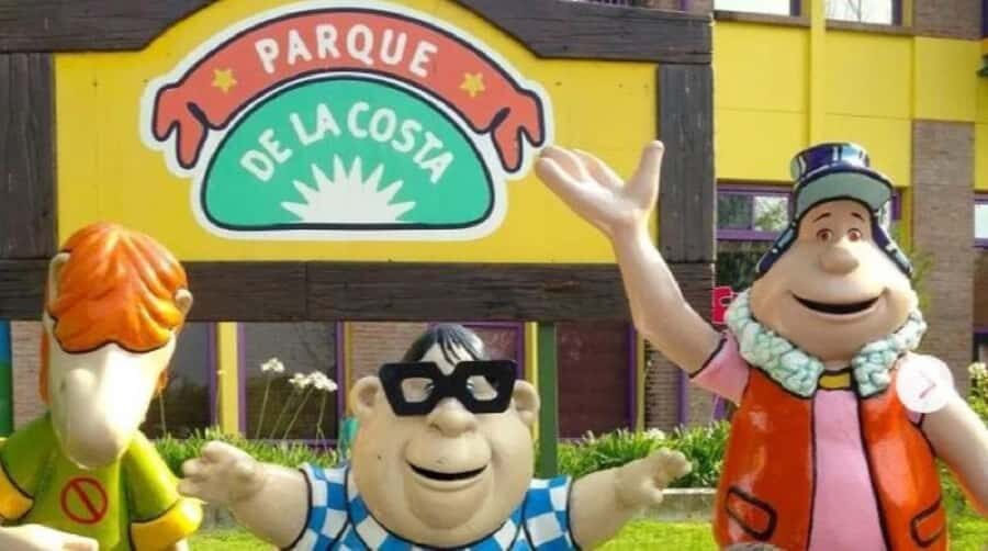 Tigre: Parque de la Costa Ticket & Transfers - Thrill seekers: roller coasters and vertigo rides that fit your passport